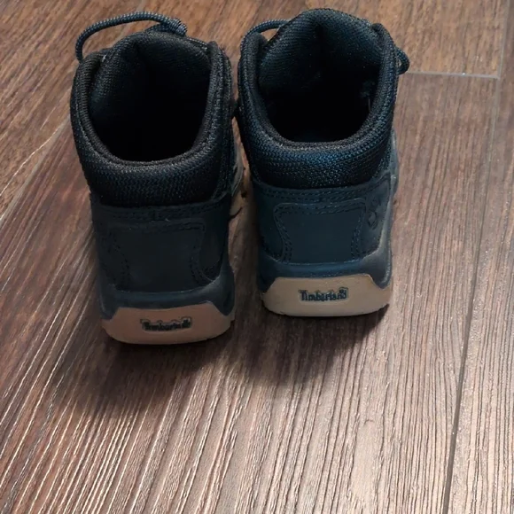 Timberland Kids Black Boots with Tan Soles - Picture 3 of 4